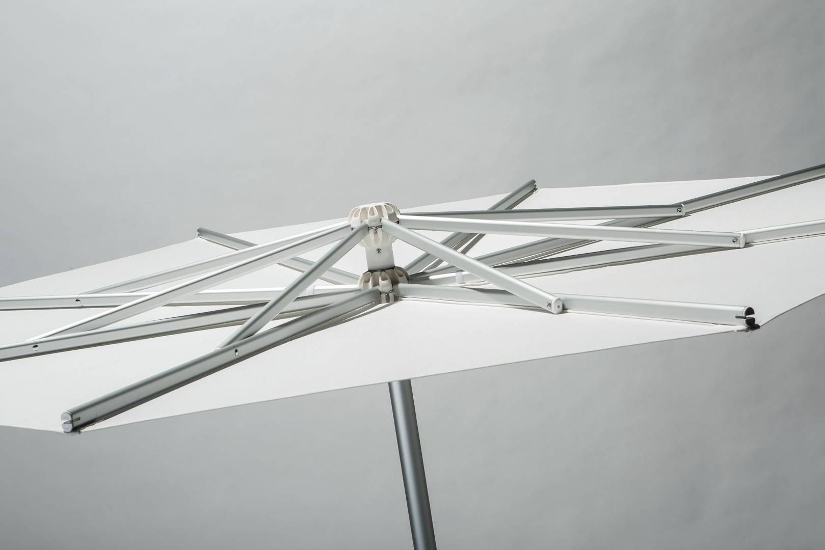 single pole commercial umbrella that opens upright