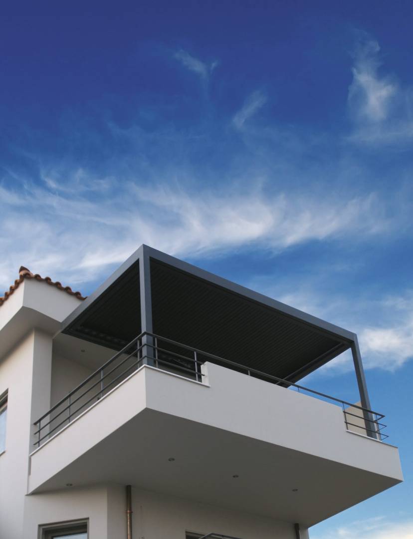 2000 Series Outdoor Shelter on a balcony