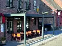 2000 Series Outdoor Shelter covering outdoor seating at De Dreef