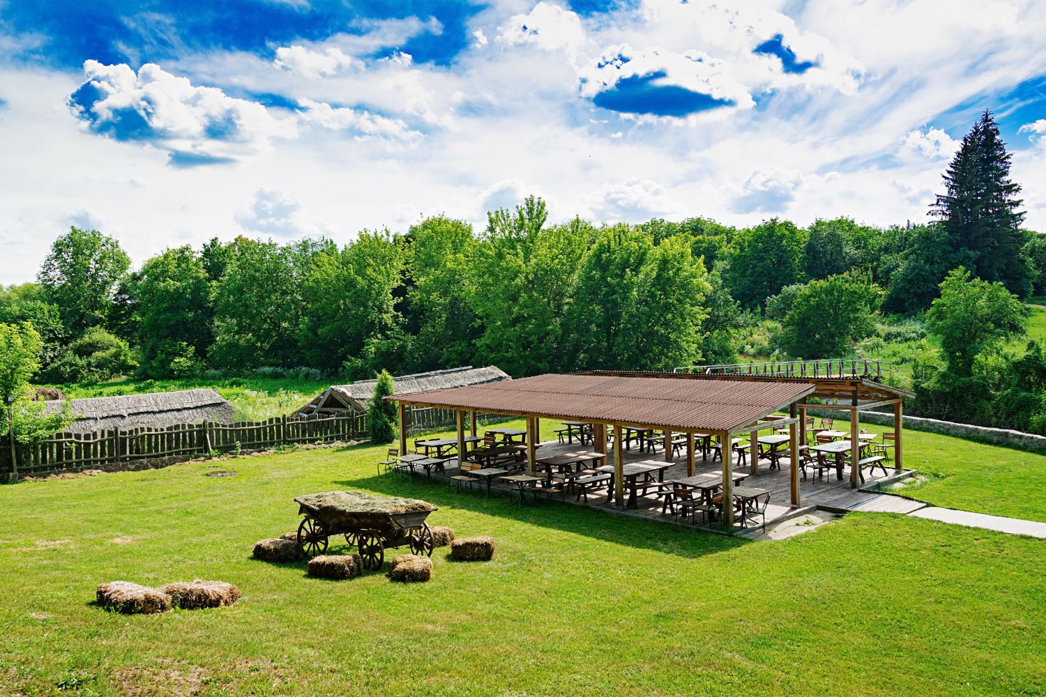 outdoor shelter for all seasons